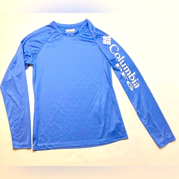 Columbia Tops - Ladies Size Small. Columbia PFG Fishing Shirt. Blue. Euc